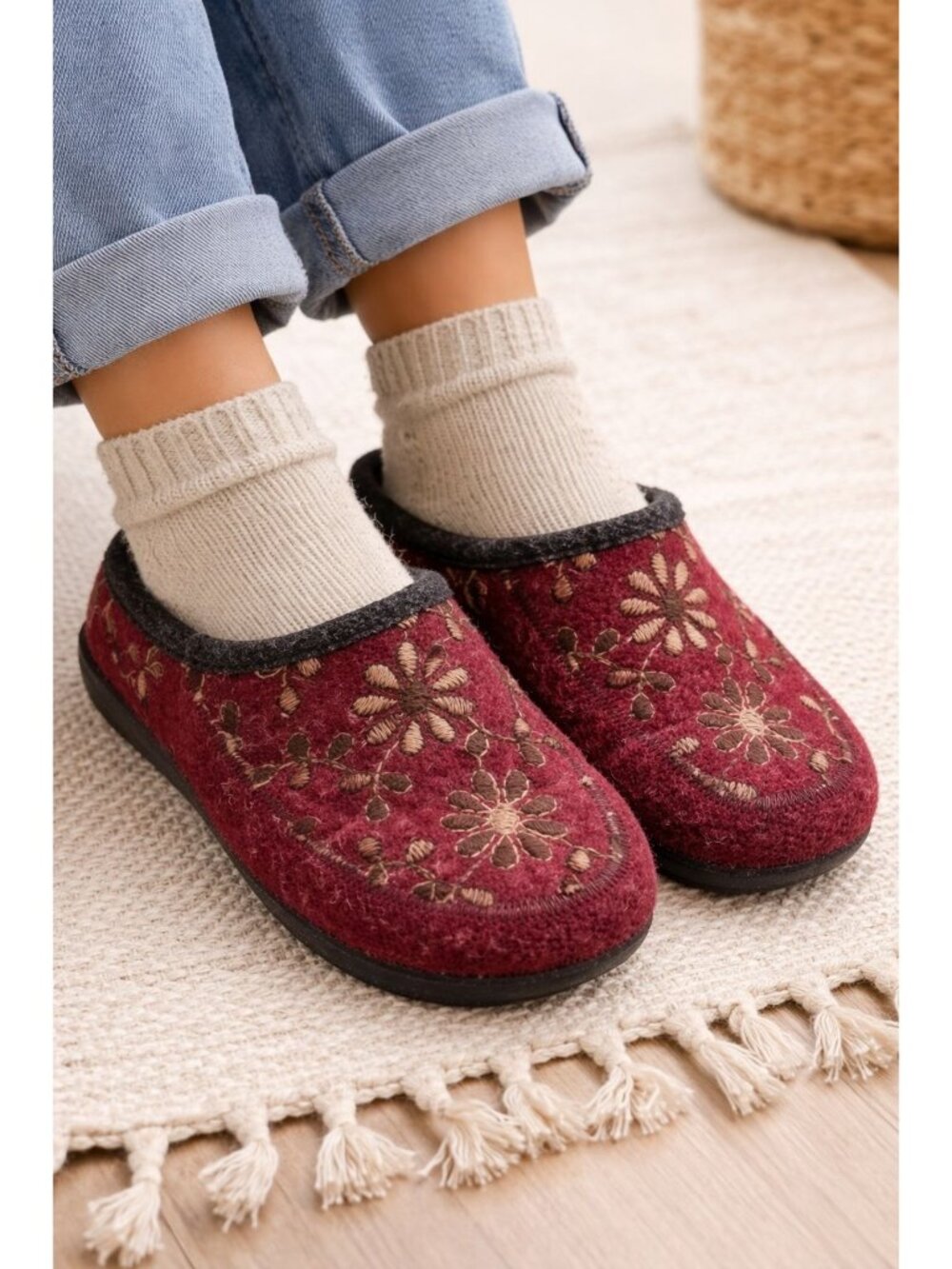 Taos Woolderness 2 Cranberry Wool Size 38 (7.5) Comfy Cozy Clog Boho Cottagecore